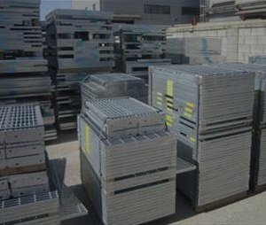 Лестничная ступень SР 34х38/30х2 Zn, длина: 600/240 мм